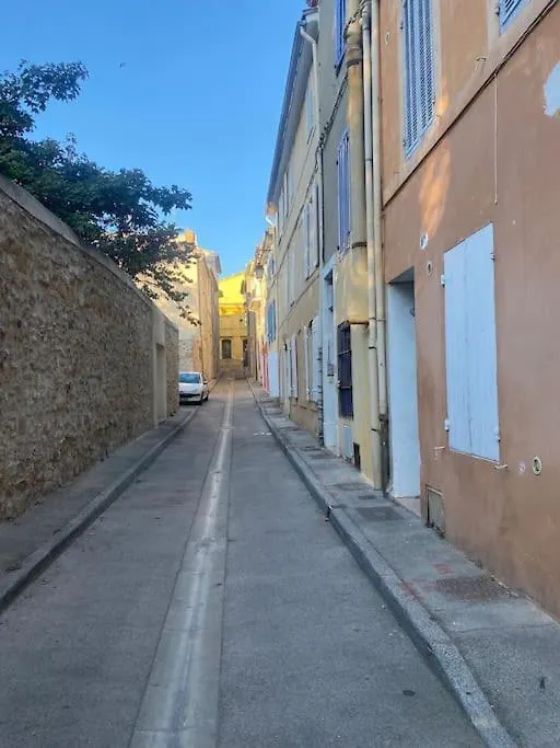 Le Petit Vendome Avec Terrasse Apartment Aix-en-Provence